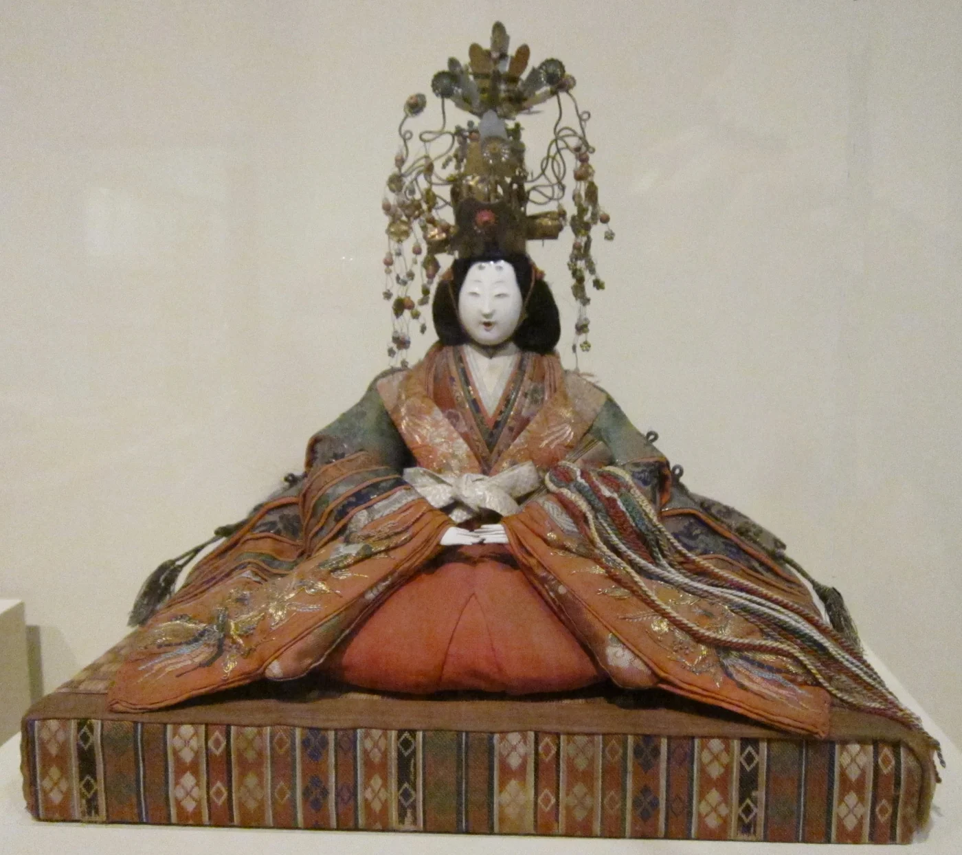 ホノルル美術館の「Empress」の人形