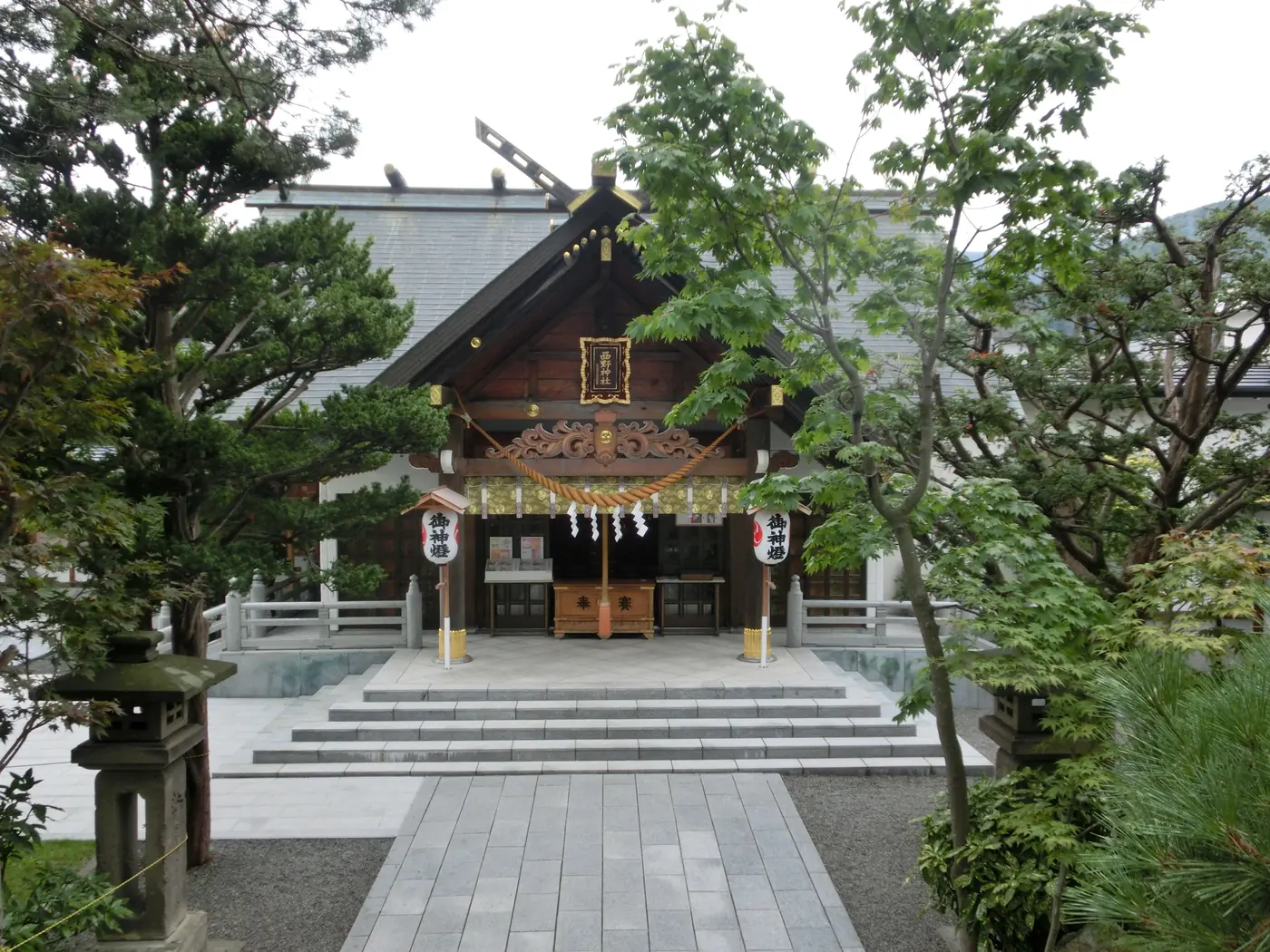 西野神社の拝殿